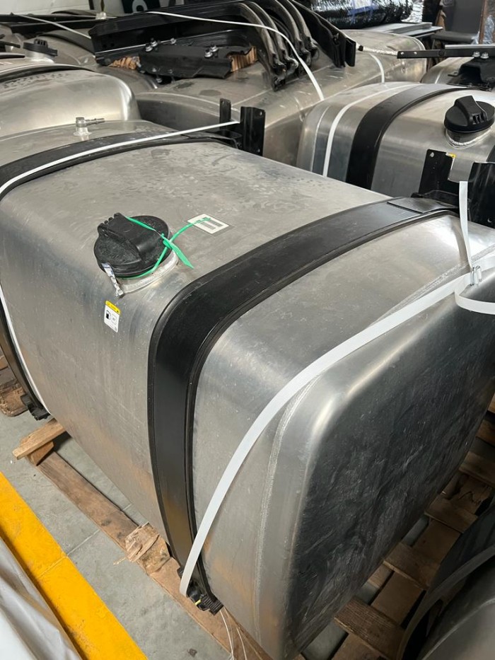 MAN  Ford zbiornik paliwa 600L/450L