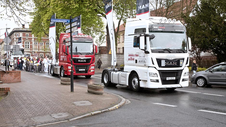 25 lat firmy ALBOR - uroczysty przemarsz ulicami miasta